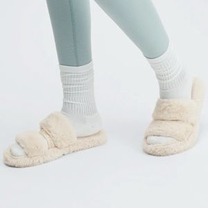 EUC Fabletics Snug Strap Slippers Cream Oats Size 8